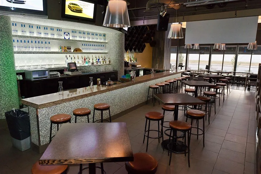 Coliseum Inn Edmonton Hotel